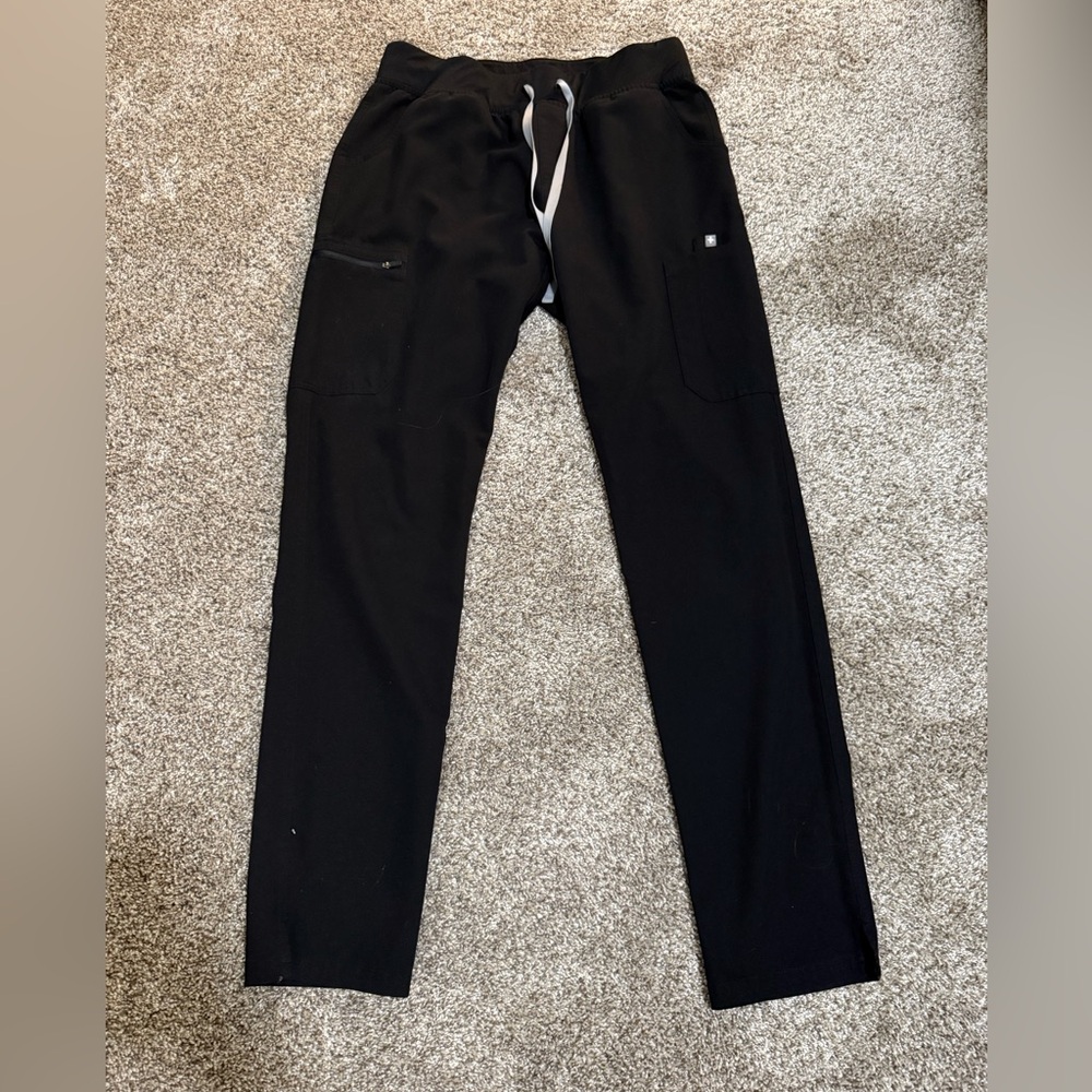 Figs women’s scrubs